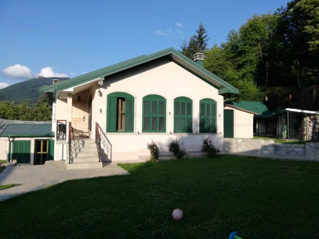 Na prodaju, Kuća, 220 m², Montenegro