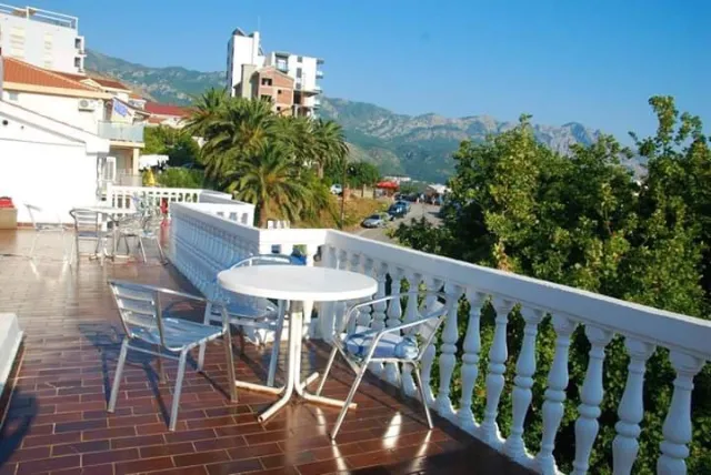 Na prodaju, Hotel, 770 m², Budva
