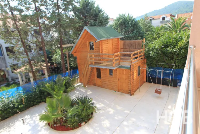 En venta, Hotel, 650 m², Budva