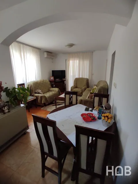 Na prodaju, Stan, 60 m², Budva