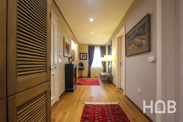 Na prodaju, Stan, 192 m², Budva