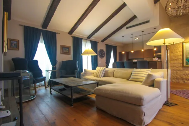 Na prodaju, Stan, 192 m², Budva