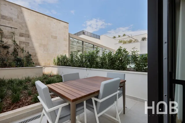 Na prodaju, Stan, 191 m², Tivat