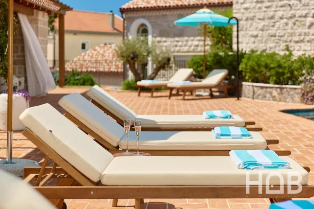 Na prodaju, Vila, 800 m², Herceg Novi