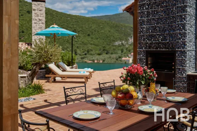 Na prodaju, Vila, 800 m², Herceg Novi