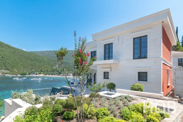 Na prodaju, Vila, 288 m², Herceg Novi