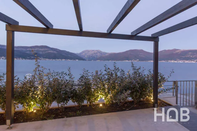 Na prodaju, Vila, 202 m², Tivat