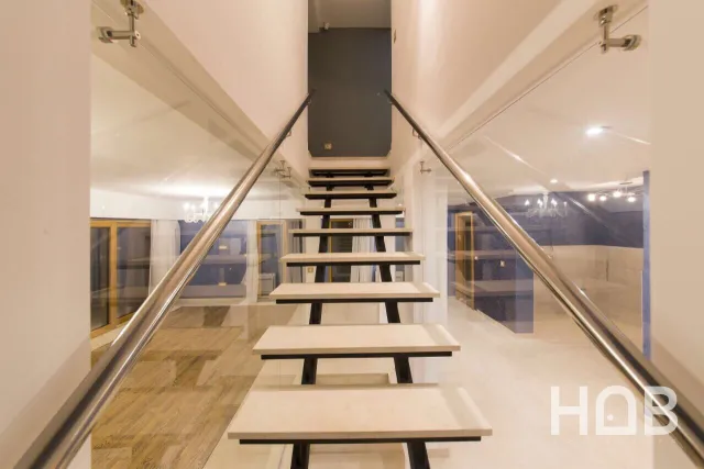 Na prodaju, Vila, 202 m², Tivat