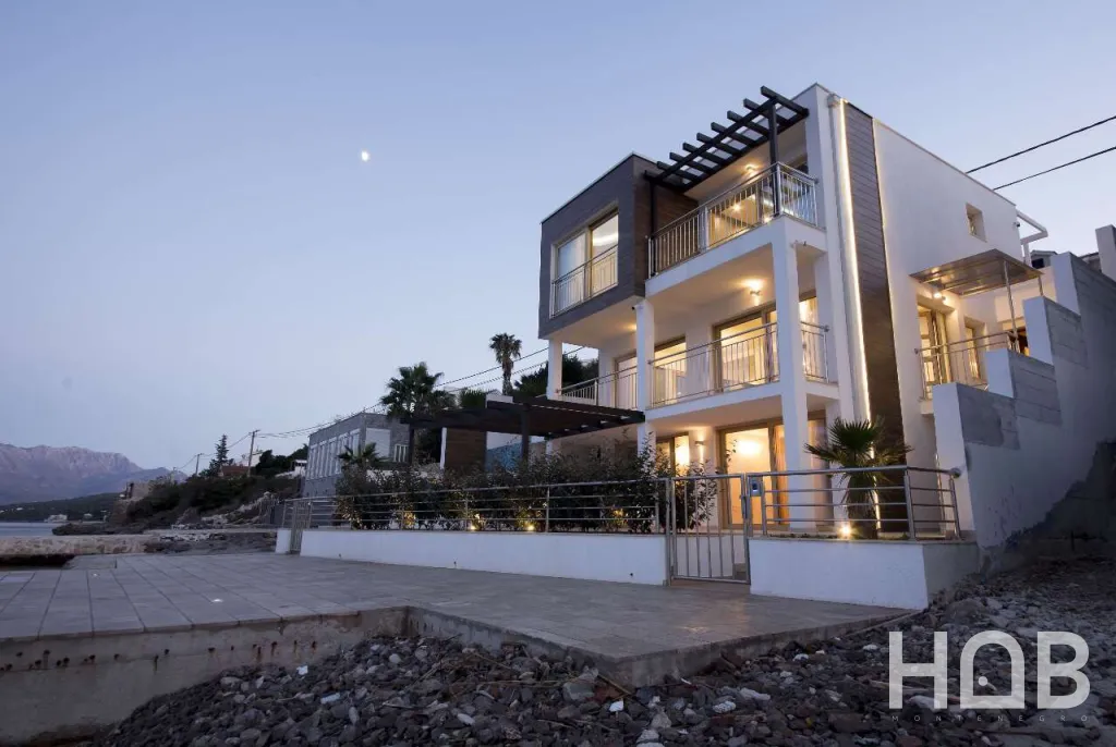 Na prodaju, Vila, 202 m², Tivat