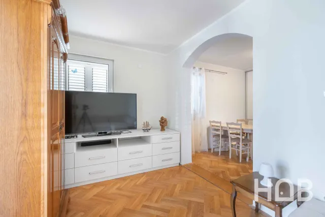 Dvosoban stan na prodaju u Budvi, 77 m²
