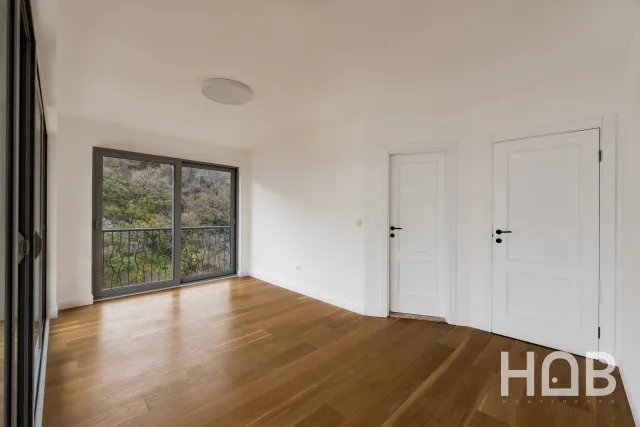 Trosoban stan na prodaju u Budvi, 161 m²
