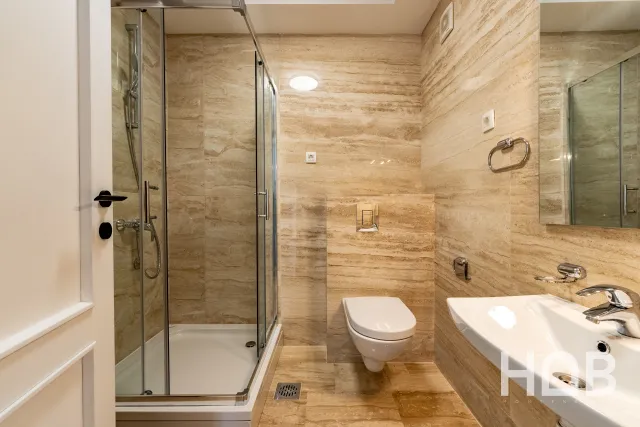 Trosoban stan na prodaju u Budvi, 161 m²