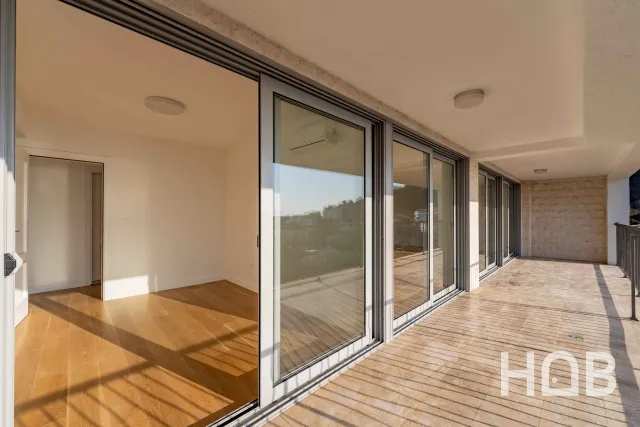 Trosoban stan na prodaju u Budvi, 161 m²