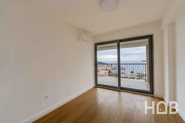 Trosoban stan na prodaju u Budvi, 161 m²