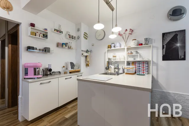 Na prodej, Byt, 57 m², Budva