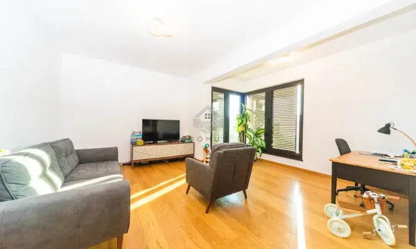 Za izdavanje, dvosoban stan, 62 m², Podgorica